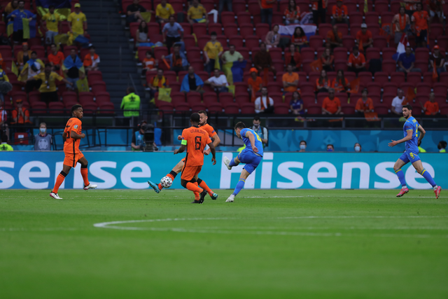 13, 法甲金靴争夺战三球员同进两球  